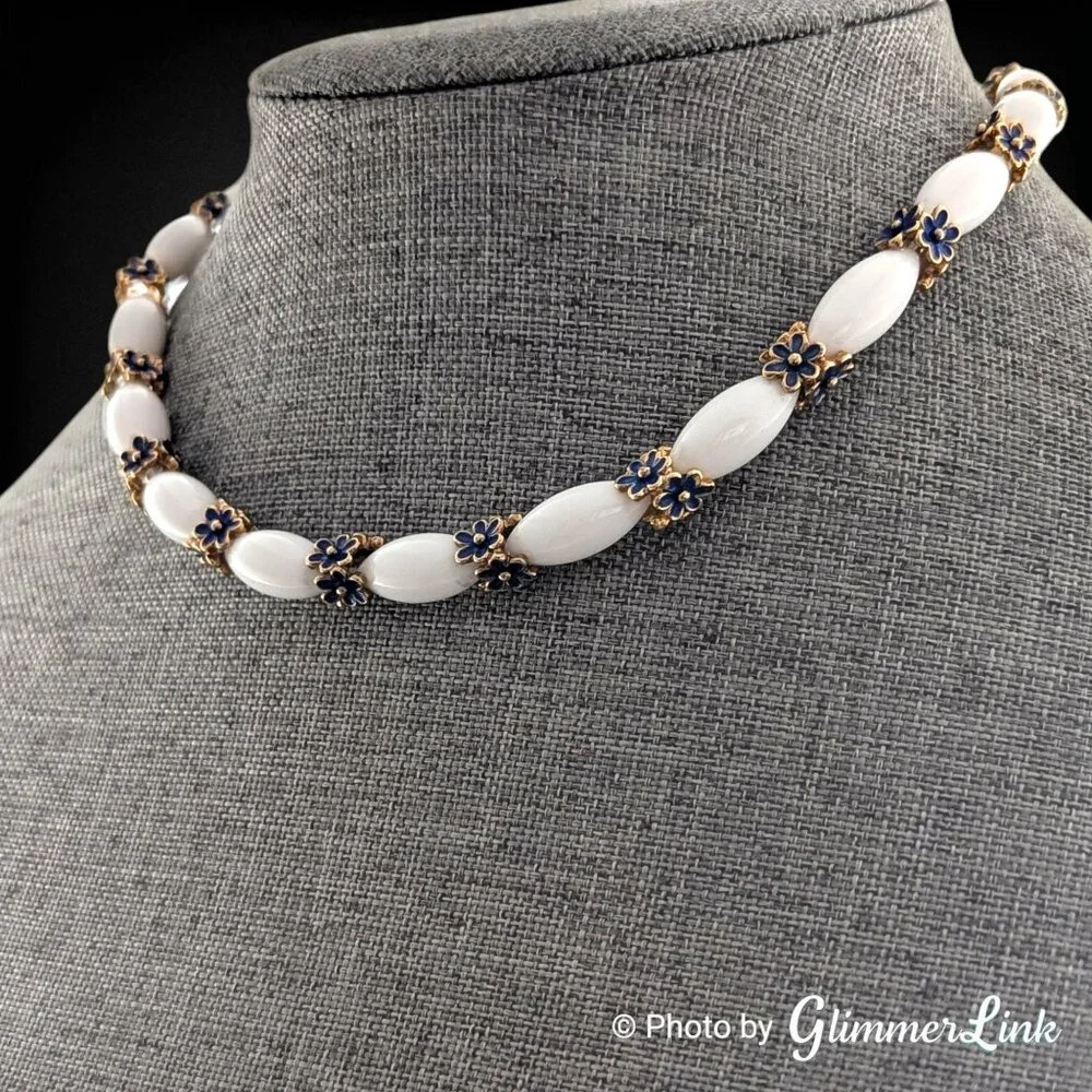 Vintage Crown Trifari Blue Enamel Floral Lucite Choker Necklace - Picture 3 of 9